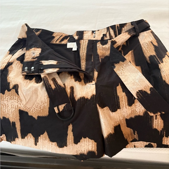 High Waist Black and Tan Women Shorts - Picture 1 of 3